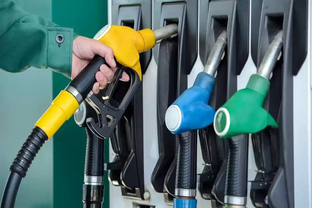 Prețul benzinei se apropie de 32 de lei, iar cel al motorinei – de 33 de lei