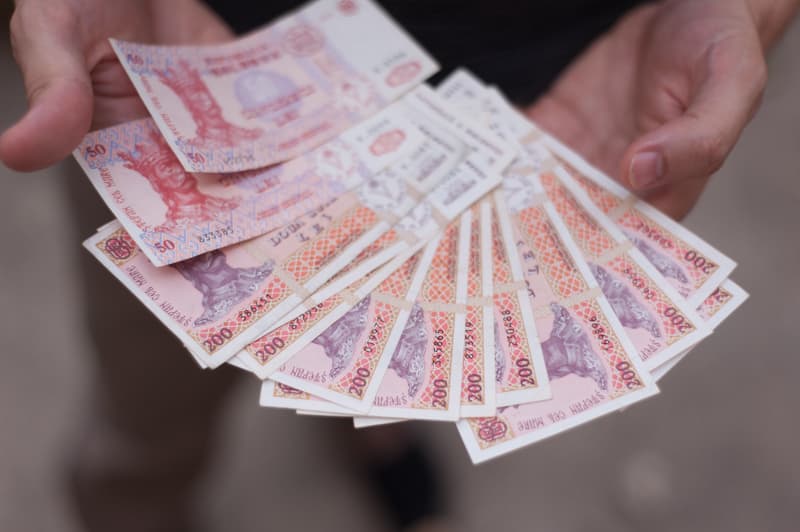 Expert-Grup: rata sărăciei urcă la 33,6%. Se atestă un boom la creditele de consum