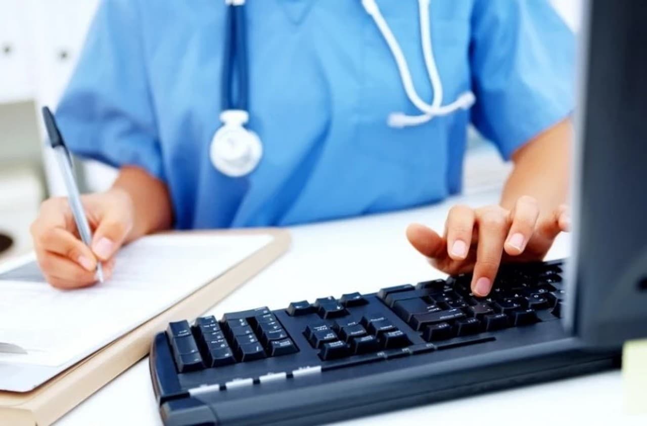 Mai mulți bani pentru sănătate în 2026. Primele de asigurare medicală rămân neschimbate