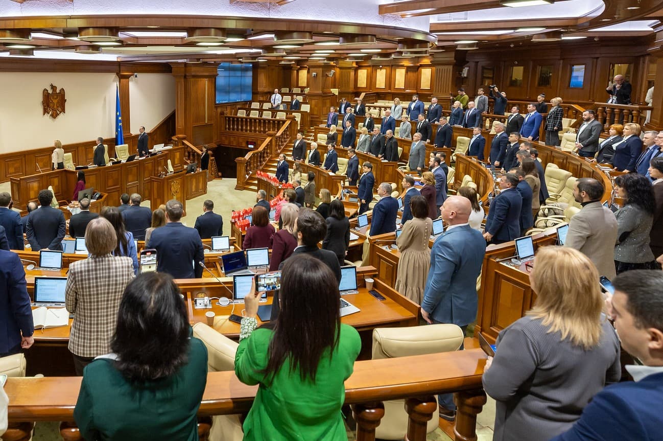 LIVE // Parlamentul se întrunește în prima ședință plenară din acest an. Speakerii legislativelor din statele baltice, așteptați în plen