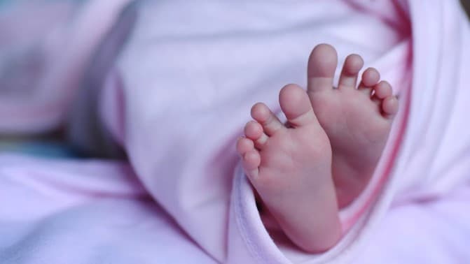 Monstru cu chip de mamă. O femeie din Bălți, condamnată la închisoare pentru că și-a torturat copilul de doar un an