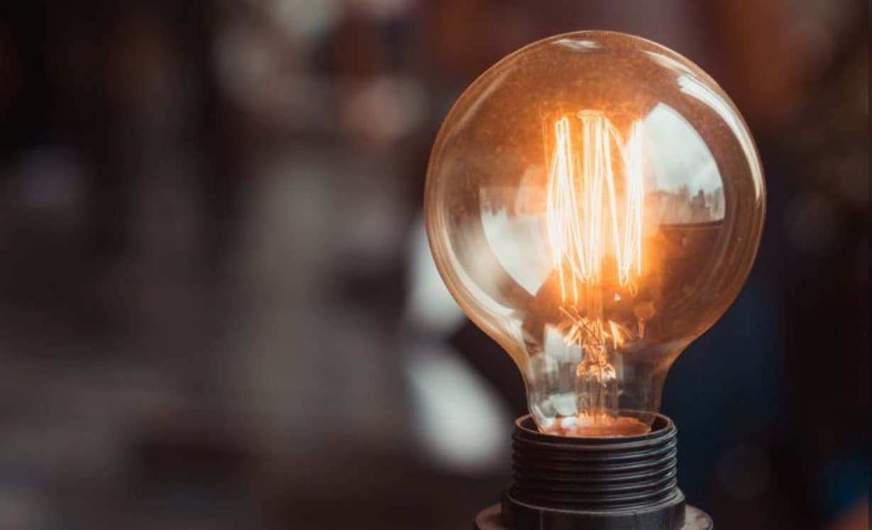 Noi tarife la electricitate, propuse de ANRE. Cât ar urma să achite consumatorii pentru lumină
