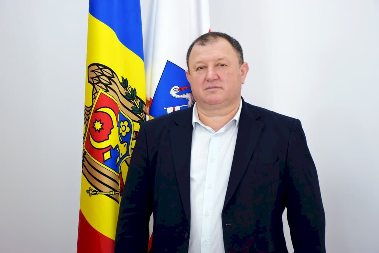 Vicepreședintele socialist al raionului Orhei, reținut de polițiști. Ar fi bătut, răpit și amenințat cu moartea un pescar