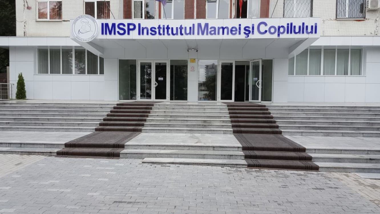 Minora de 15 ani „dispărută” în drum spre Chișinău, internată la Institutul Mamei și Copilului: Este conștientă, în stare satisfăcătoare și cooperează cu medicii