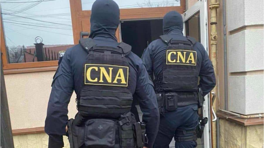 CNA vine cu detalii despre perchezițiile de la IP Botanica. Polițiștii, bănuiți că ar fi luat mită de la traficanți de droguri