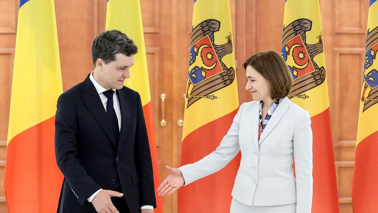 Uniunile Scriitorilor din România și Republica Moldova susțin introducerea pe agenda publică a unui proiect unionist