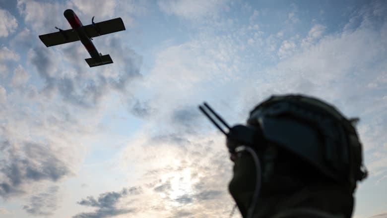 Rusia a lansat un atac asupra Ucrainei, în timpul zilei, cu peste 800 de drone: sunt cel puţin şase morţi