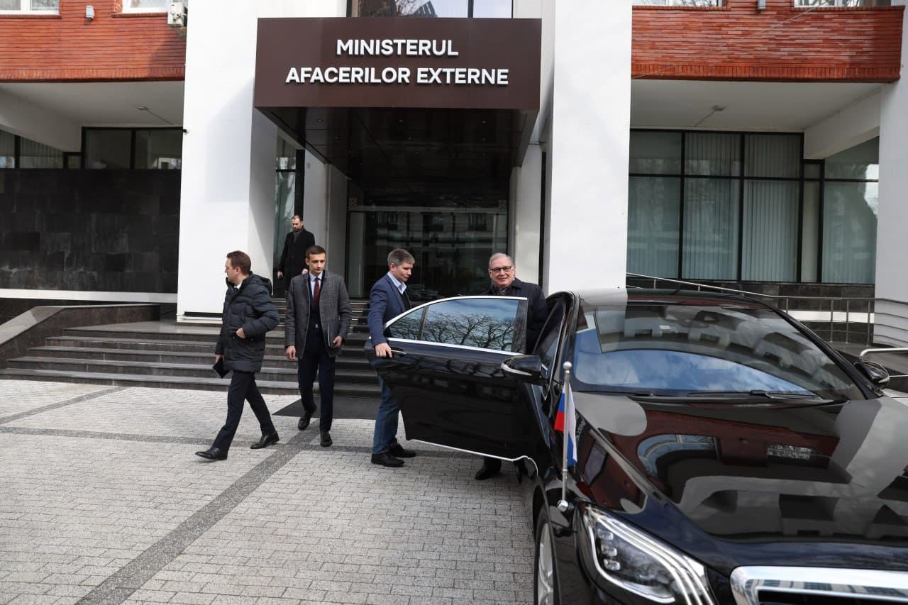 MAE i-a înmânat trimisului lui Putin la Chișinău o notă de protest în legătură cu drona care a străbătut de la Nord la Sud spațiul aerian al R. Moldova