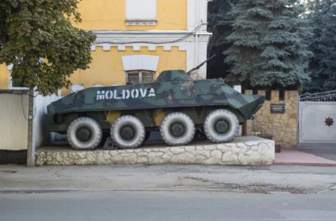 Focuri de armă la o unitate militară din Bălți. Un soldat, transportat de urgență la spital