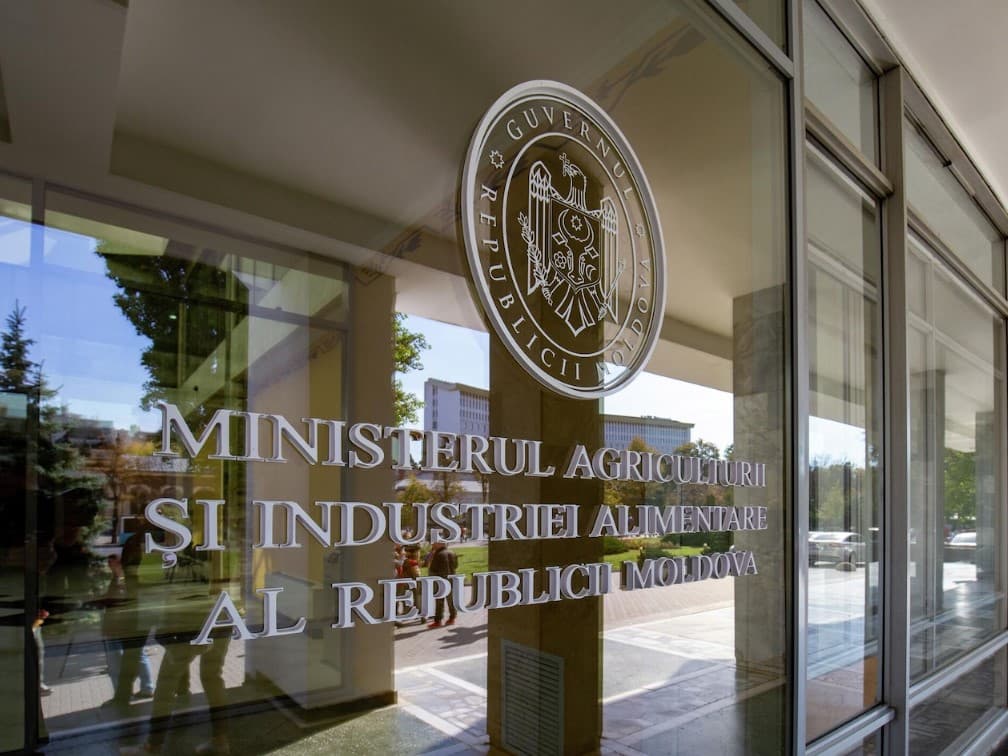 Percheziții CNA la Ministerul Agriculturii. Două persoane, reținute