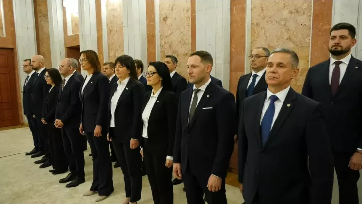 Noii membri ai Guvernului au depus jurământul. Maia Sandu: Vă rugăm să vă țineți de cuvânt