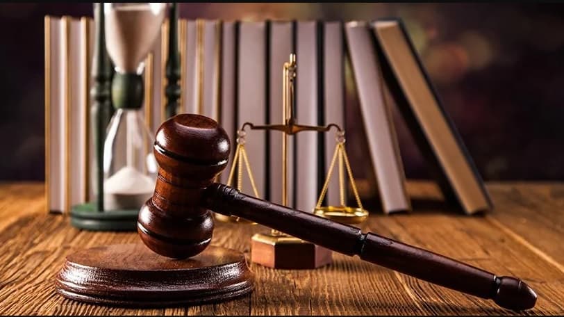 Escrocherii de peste 1 milion de lei cu foi turistice falsificate. Administratoarea unei companii, cercetată penal