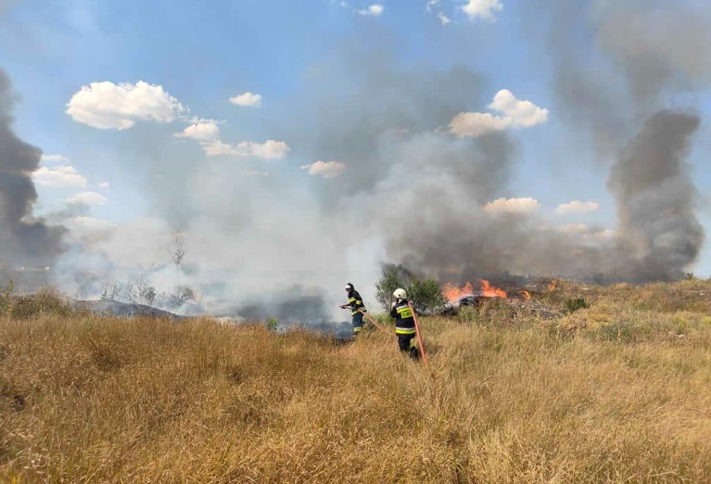 Pericol de incendii pe întreg teritoriul R. Moldova. Meteorologii au emis cod galben