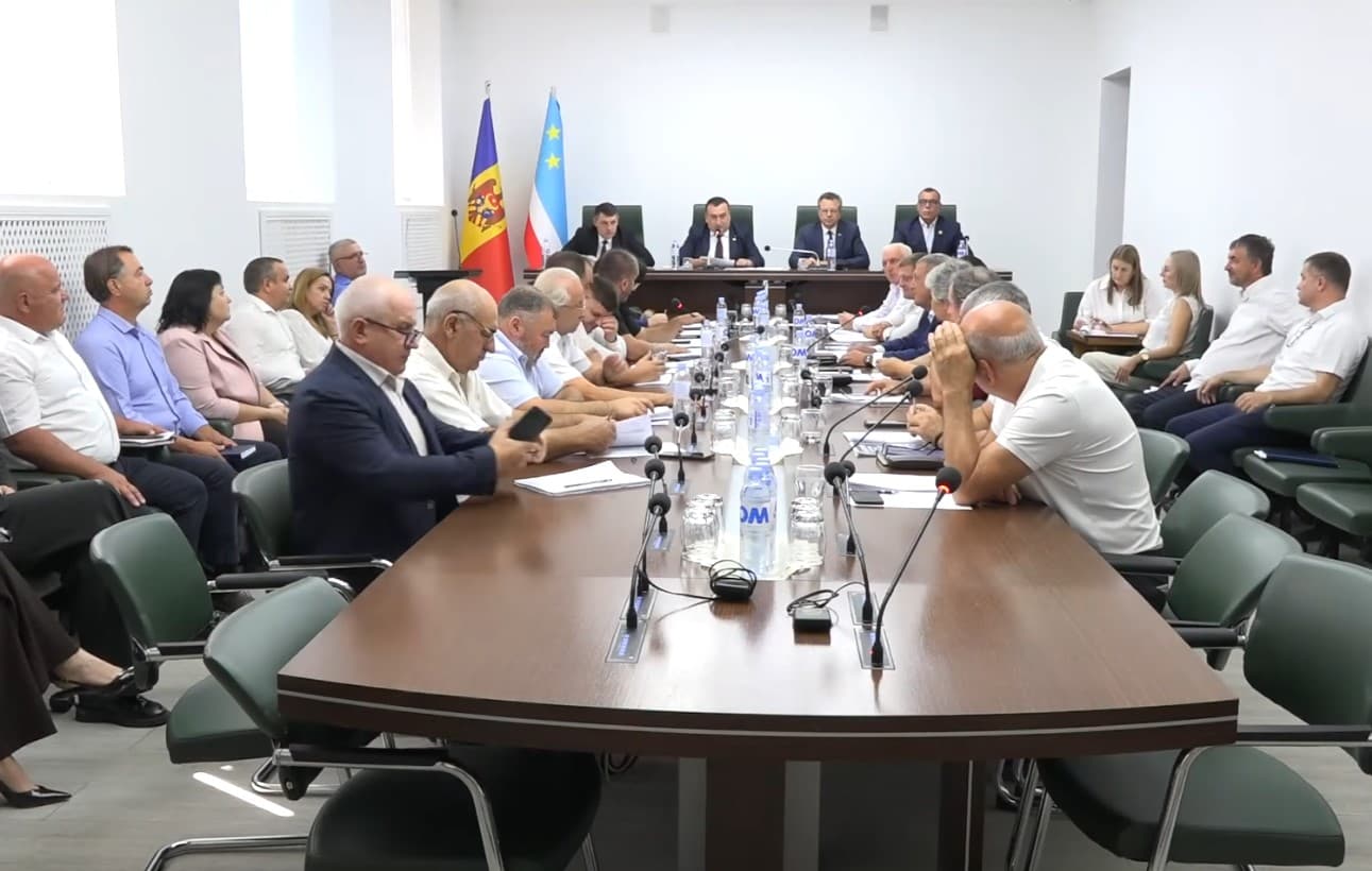 DOC // Deputații de la Comrat vor să sfideze Chișinăul. Intenționează să declare „lipsită de valoare juridică” decizia Curții Constituționale din 9 iulie