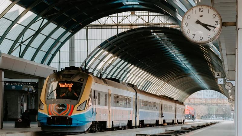Reorganizarea CFM, accelerată printr-o lege specială. „CFM Infra” trebuie creată până la sfârșitul anului