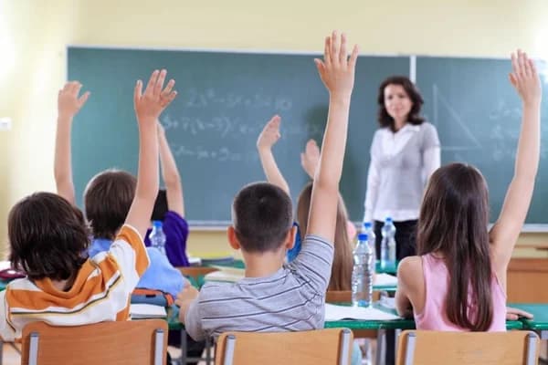 MEC a lansat concursul republican „Tânărul cercetător” pentru elevii minorităților etnice