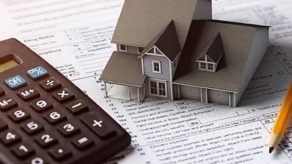 CALM: Primăriile riscă să piardă până la 83% din încasările din impozitul pe bunurile imobiliare