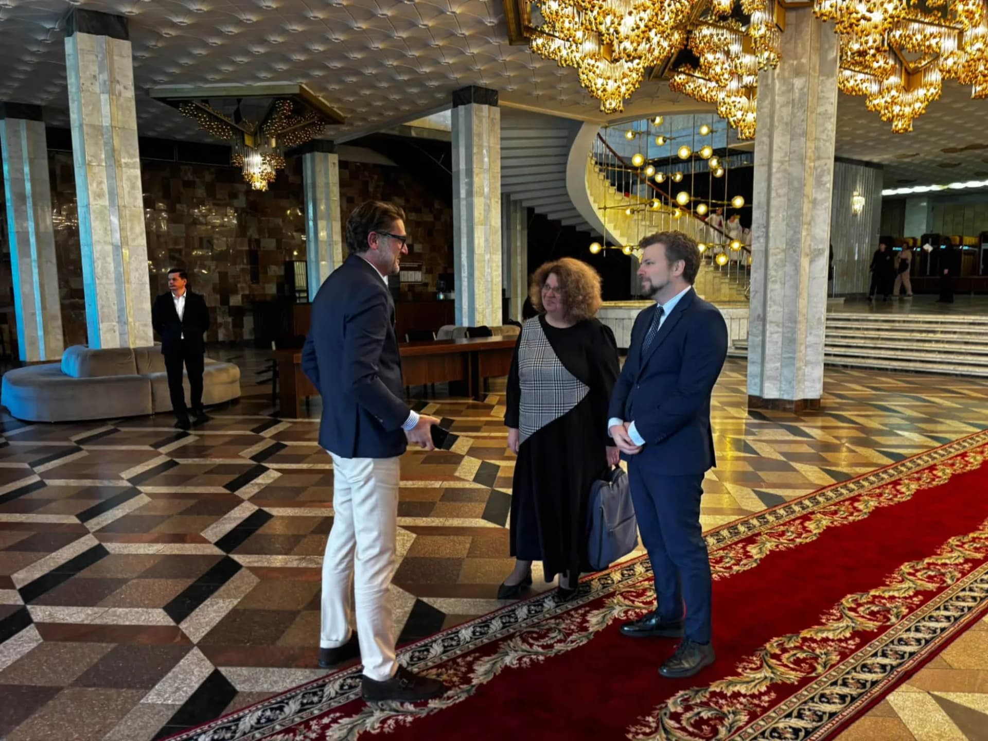 Ambasadorul României, de Ziua Lucrătorului în Învățământ: Peste 80 de milioane de euro, investiți în educația din R. Moldova în 2025