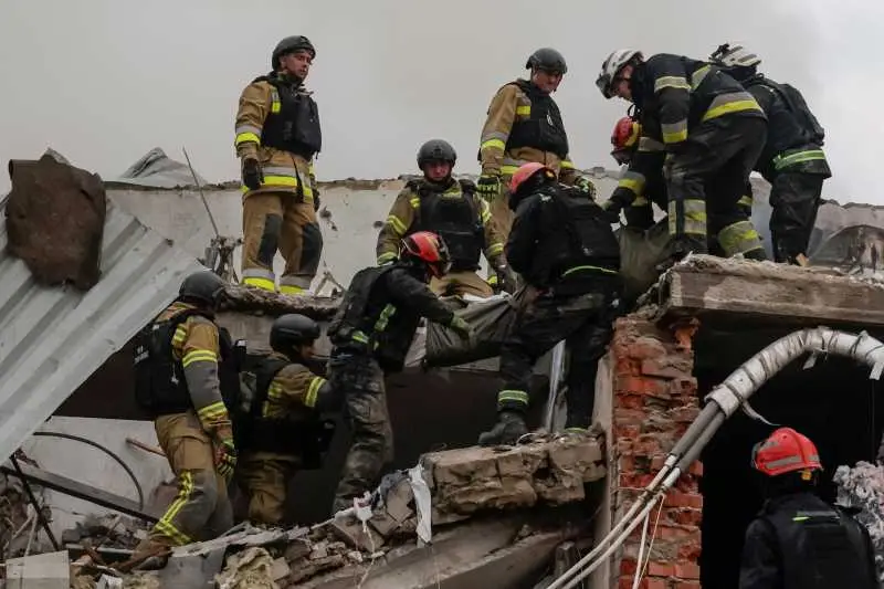 Ucraina: Cel puțin 5 morți și 30 de răniți în lovituri rusești cu bombe ghidate la Harkov
