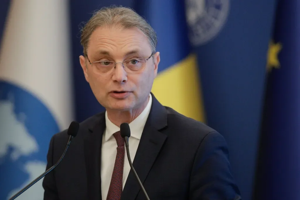 Luca Niculescu, desemnat candidat la funcția de premier al României