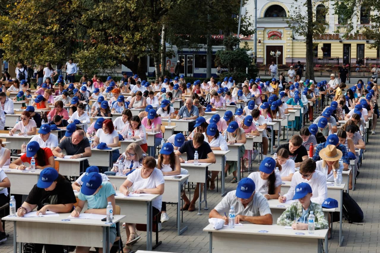 MEC a premiat participanții care au obținut cele mai bune rezultate la Marea Dictare Națională