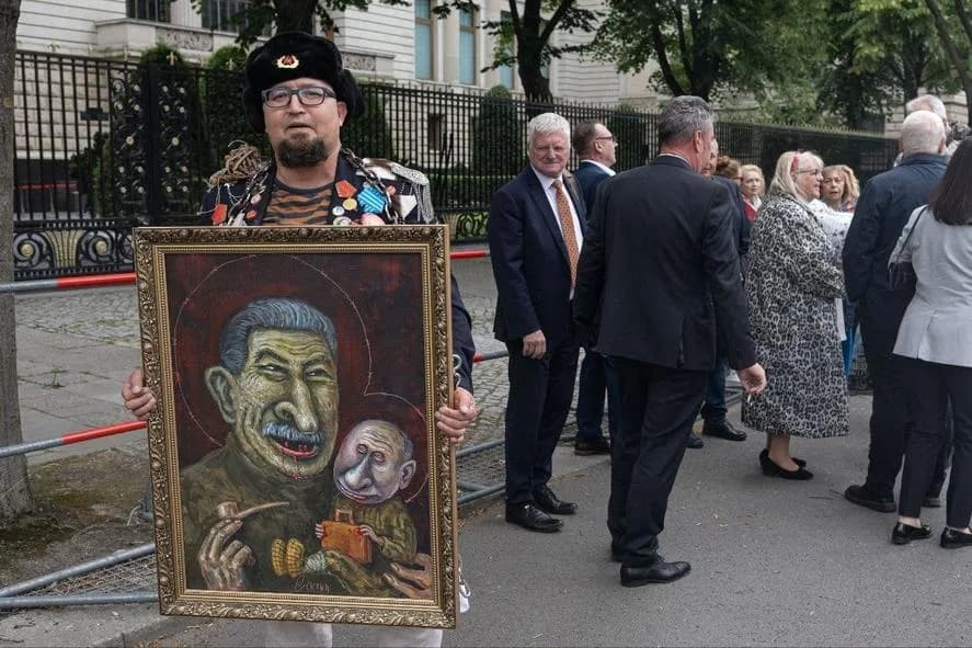 Polonia a reţinut un al doilea suspect în cazul uciderii unui artist rus care l-a criticat pe Putin