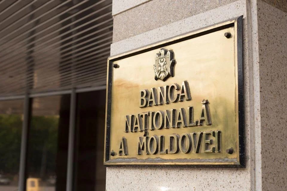 Băncile au atras depozite noi de peste 30 de miliarde de lei în septembrie. Peste 70% sunt de la companii